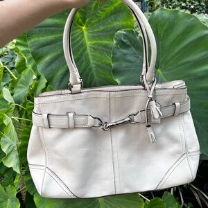 🌼SOLD🌼 Elegant Cream Leather Handbag